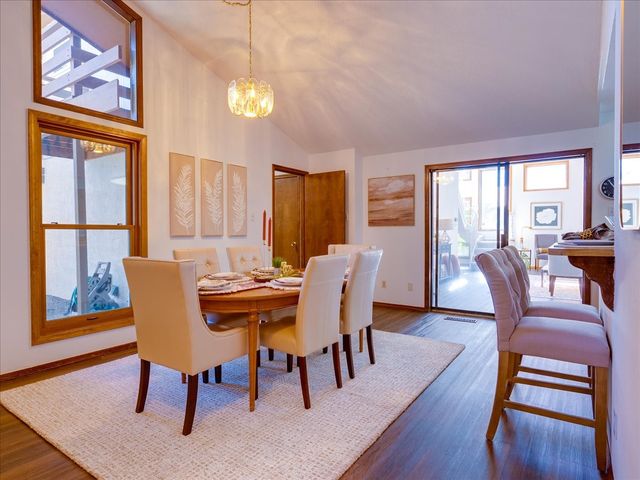 382 Catherine, White Rock, NM 87547