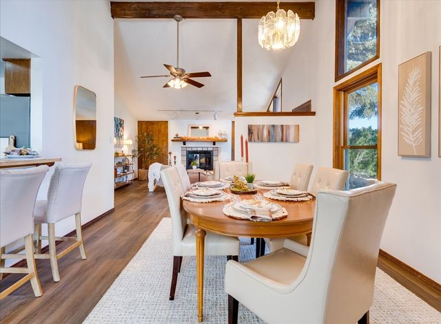 382 Catherine, White Rock, NM 87547