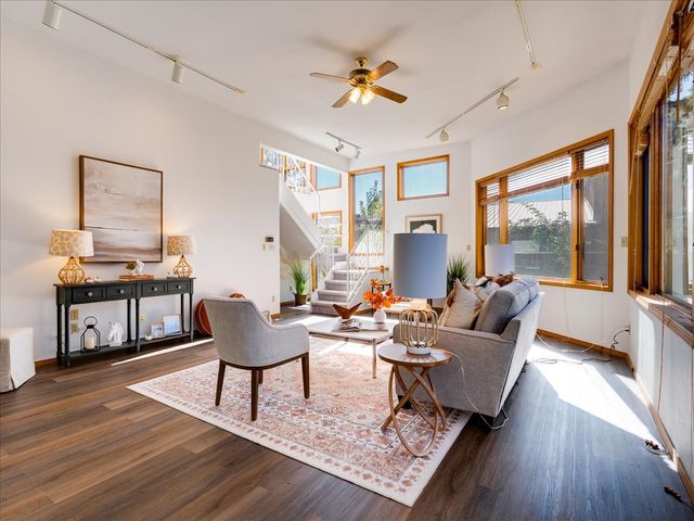 382 Catherine, White Rock, NM 87547