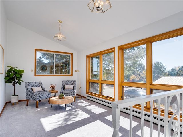 382 Catherine, White Rock, NM 87547