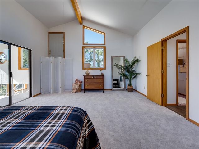 382 Catherine, White Rock, NM 87547