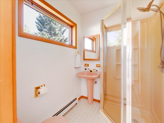 382 Catherine, White Rock, NM 87547