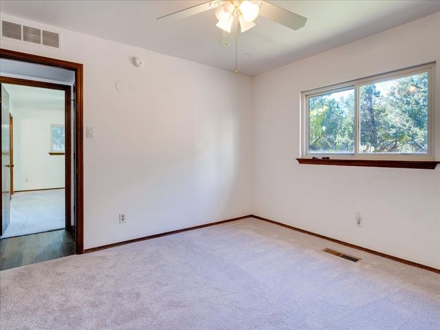 382 Catherine, White Rock, NM 87547