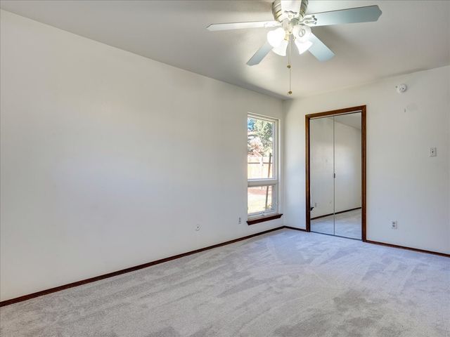 382 Catherine, White Rock, NM 87547