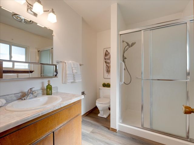 382 Catherine, White Rock, NM 87547