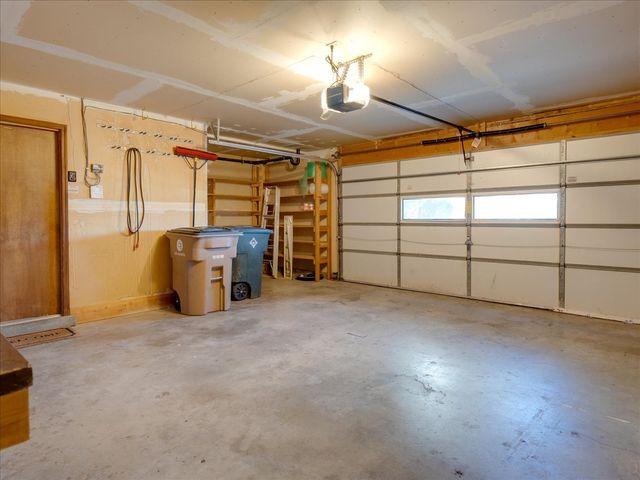 382 Catherine, White Rock, NM 87547