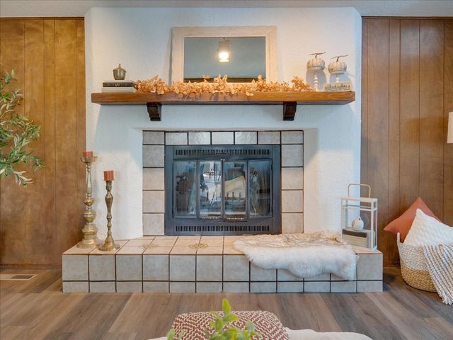 382 Catherine, White Rock, NM 87547