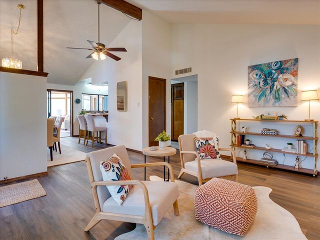 382 Catherine, White Rock, NM 87547