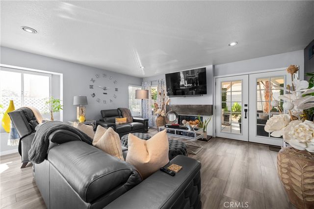 44519 Shadowcrest, Lancaster, CA 93536