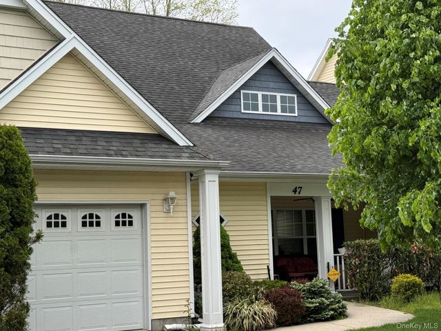 47 Stoneleigh Drive, Riverhead, NY 11901