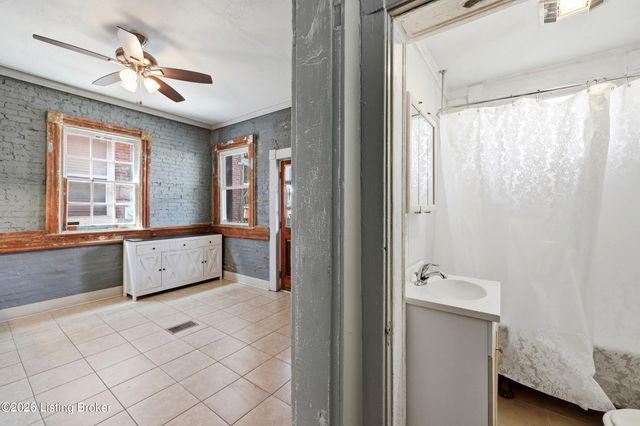 335 E St Catherine St, Louisville, KY 40203