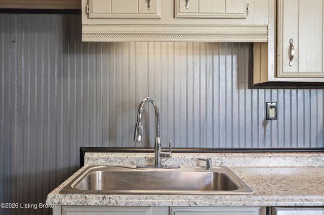 335 E St Catherine St, Louisville, KY 40203