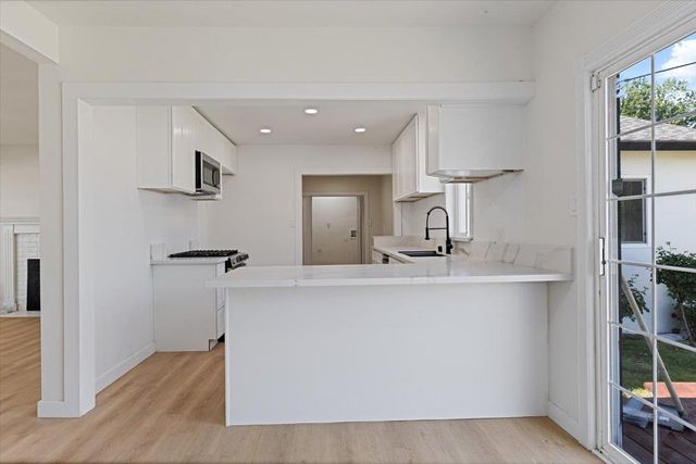 3127 Valencia Way, Sacramento, CA 95825