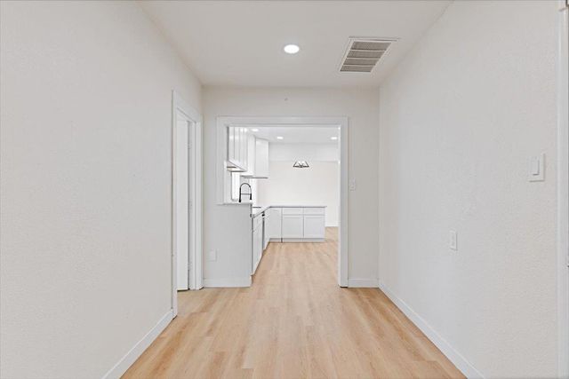 3127 Valencia Way, Sacramento, CA 95825