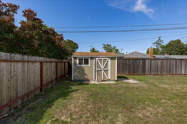 3127 Valencia Way, Sacramento, CA 95825