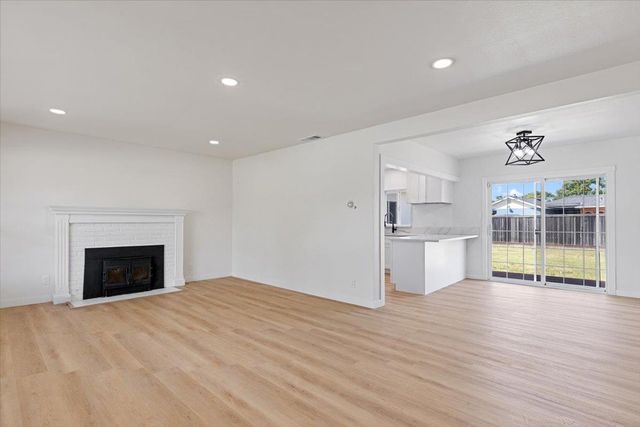 3127 Valencia Way, Sacramento, CA 95825