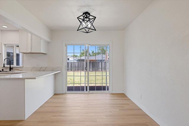 3127 Valencia Way, Sacramento, CA 95825