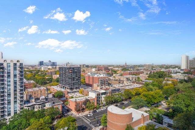 1255 N Sandburg Terrace 1707, Chicago, IL 60610