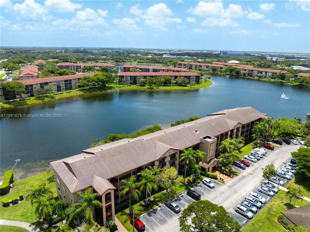 13700 SW 11th St 309A, Pembroke Pines, FL 33027