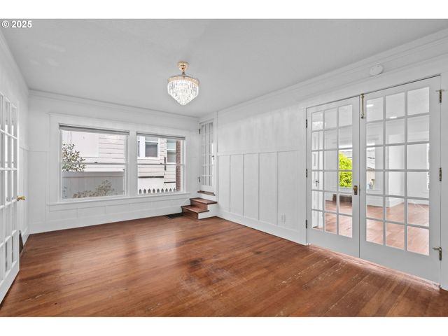 322 W C St, Rainier, OR 97048