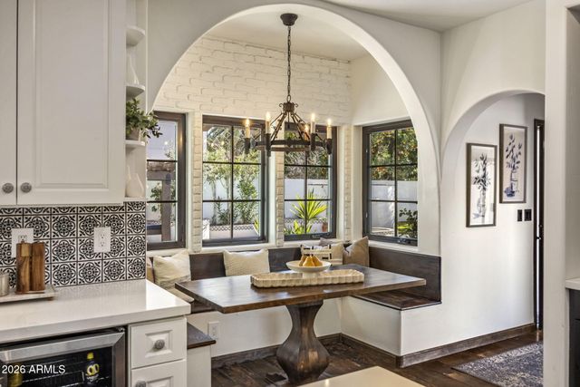 8127 E DEL CAPITAN Drive, Scottsdale, AZ 85258