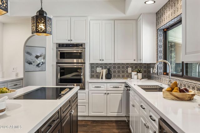 8127 E DEL CAPITAN Drive, Scottsdale, AZ 85258