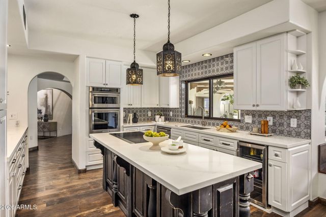 8127 E DEL CAPITAN Drive, Scottsdale, AZ 85258