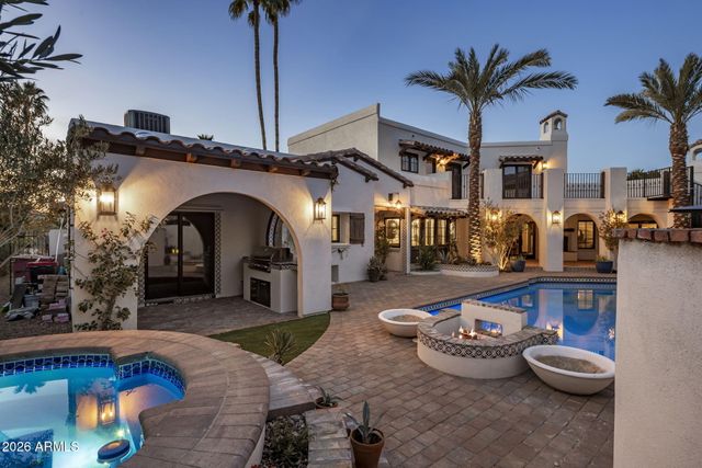 8127 E DEL CAPITAN Drive, Scottsdale, AZ 85258