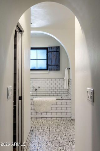 8127 E DEL CAPITAN Drive, Scottsdale, AZ 85258