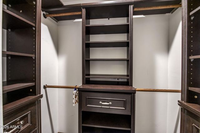 8127 E DEL CAPITAN Drive, Scottsdale, AZ 85258