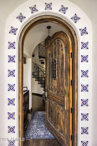 8127 E DEL CAPITAN Drive, Scottsdale, AZ 85258