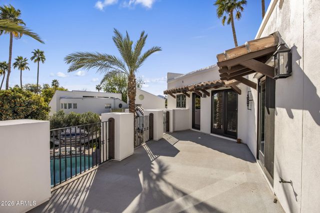 8127 E DEL CAPITAN Drive, Scottsdale, AZ 85258