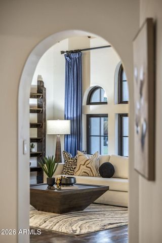 8127 E DEL CAPITAN Drive, Scottsdale, AZ 85258