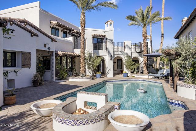 8127 E DEL CAPITAN Drive, Scottsdale, AZ 85258