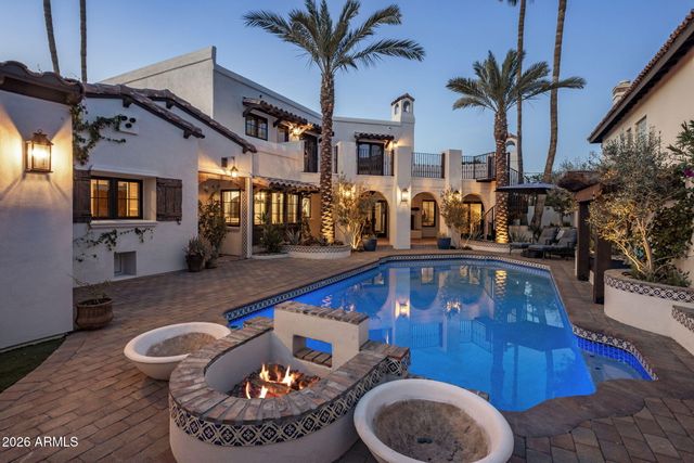 8127 E DEL CAPITAN Drive, Scottsdale, AZ 85258