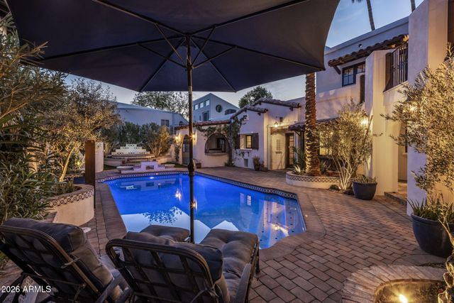 8127 E DEL CAPITAN Drive, Scottsdale, AZ 85258