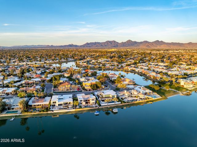 8127 E DEL CAPITAN Drive, Scottsdale, AZ 85258