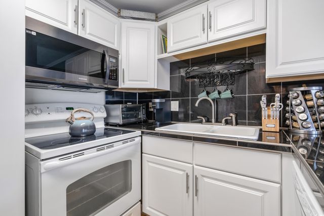 510 Fairwood Lakes Dr Unit 10G, Myrtle Beach, SC 29588