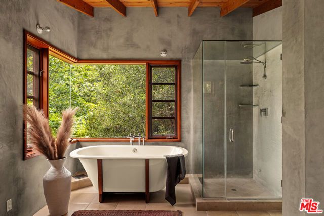 2424 Nichols Canyon Road, Los Angeles, CA 90046