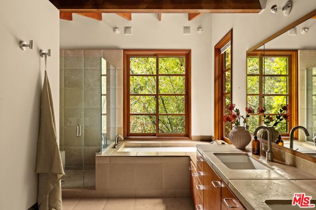 2424 Nichols Canyon Road, Los Angeles, CA 90046