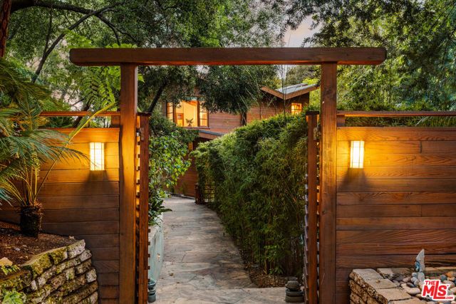 2424 Nichols Canyon Road, Los Angeles, CA 90046