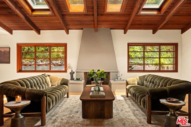 2424 Nichols Canyon Road, Los Angeles, CA 90046