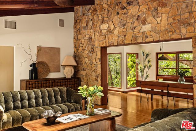 2424 Nichols Canyon Road, Los Angeles, CA 90046