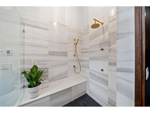 3777 PARKWOOD Way, West Linn, OR 97068