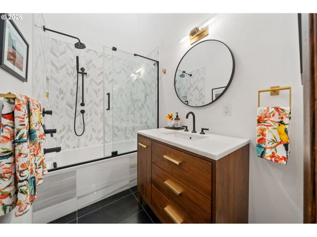3777 PARKWOOD Way, West Linn, OR 97068