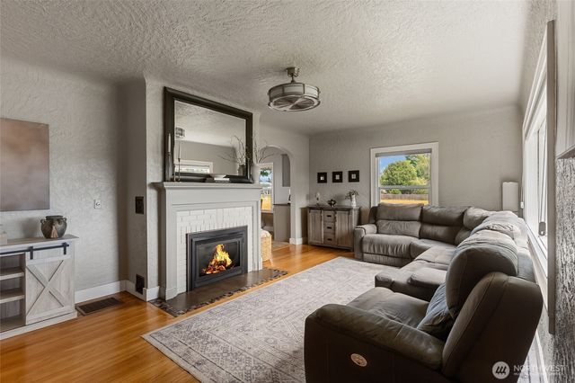 17645 Mclean Road, Mount Vernon, WA 98273