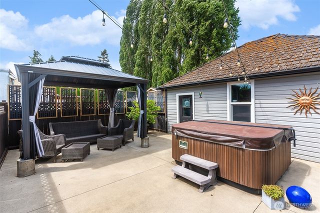 17645 Mclean Road, Mount Vernon, WA 98273