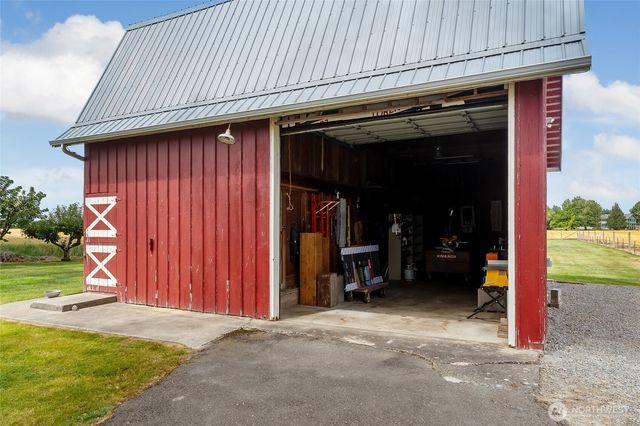 17645 Mclean Road, Mount Vernon, WA 98273
