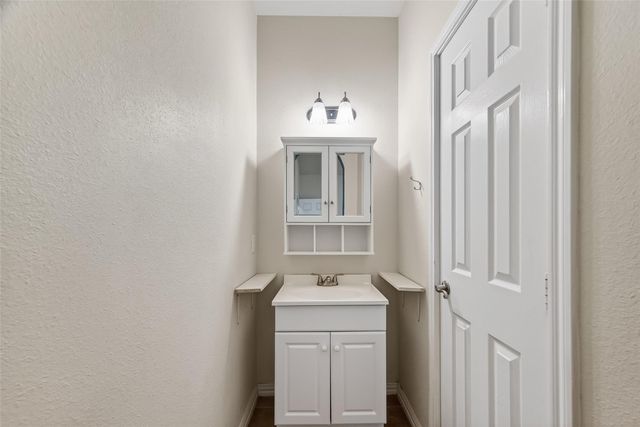 319 Pinedale Ave, Arcola, TX 77583