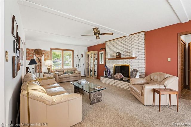 2825 Sylvan Shores Drive, Waterford, MI 48328